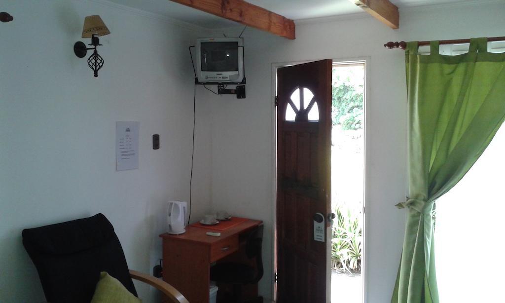 Hostal Sunset Hanga Roa Chambre photo