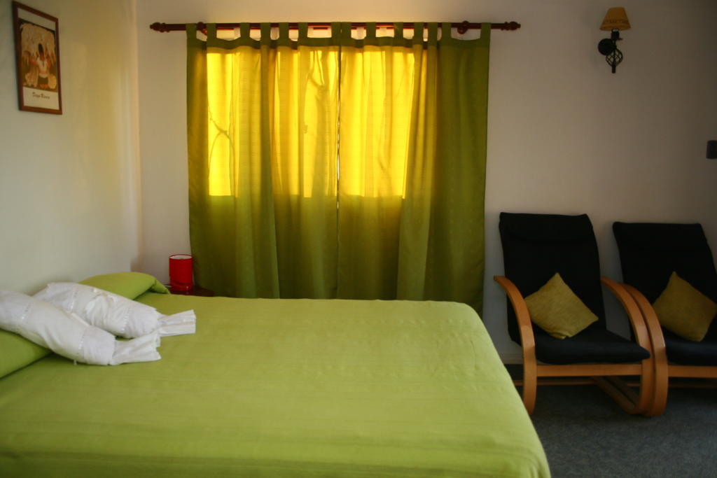 Hostal Sunset Hanga Roa Chambre photo